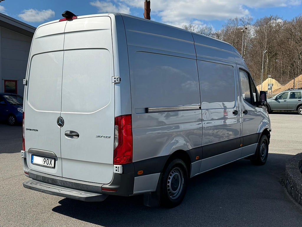 Mercedes-Benz Sprinter 317 CDI RWD 170hk AUT SKÅPBIL 3-Sits Inredning GDS 
