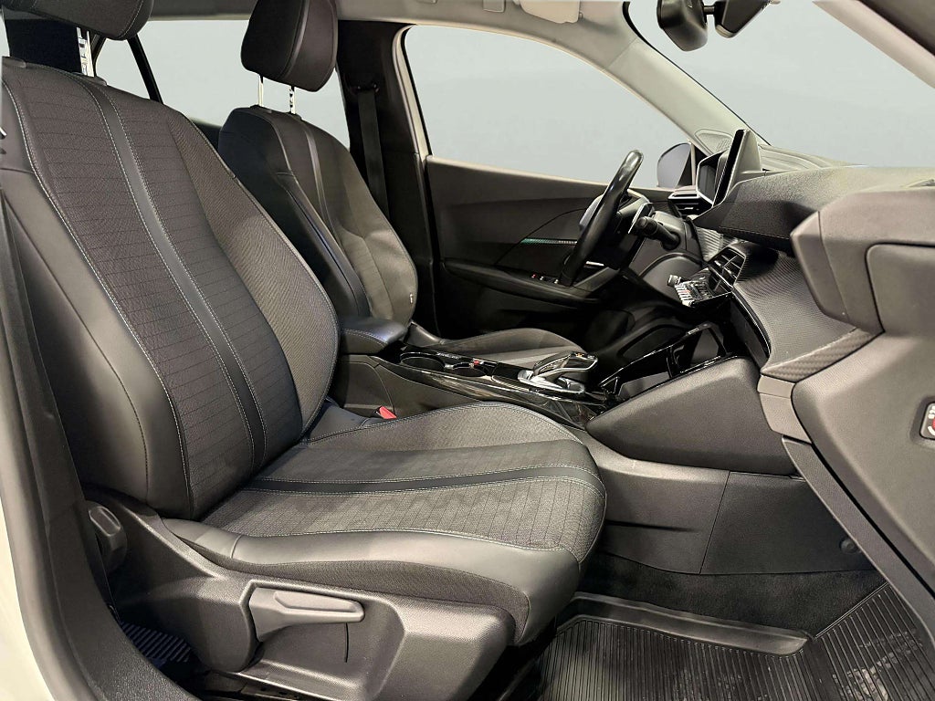 Peugeot 2008 1.5 BlueHDi 130 Automat GT-line Dragkrok V-hjul Nyservad MOMS - miniatyr 11