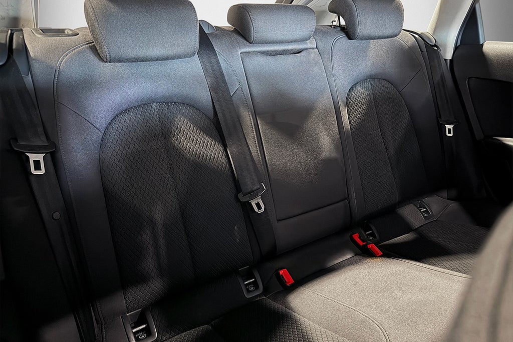 Audi A6 3.0 TDI V6 Quattro | 218hk | S-Line Edition|Drag|D-Värm