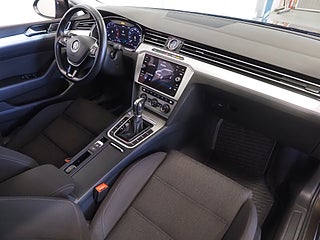 Kombi Volkswagen Passat 9 av 24