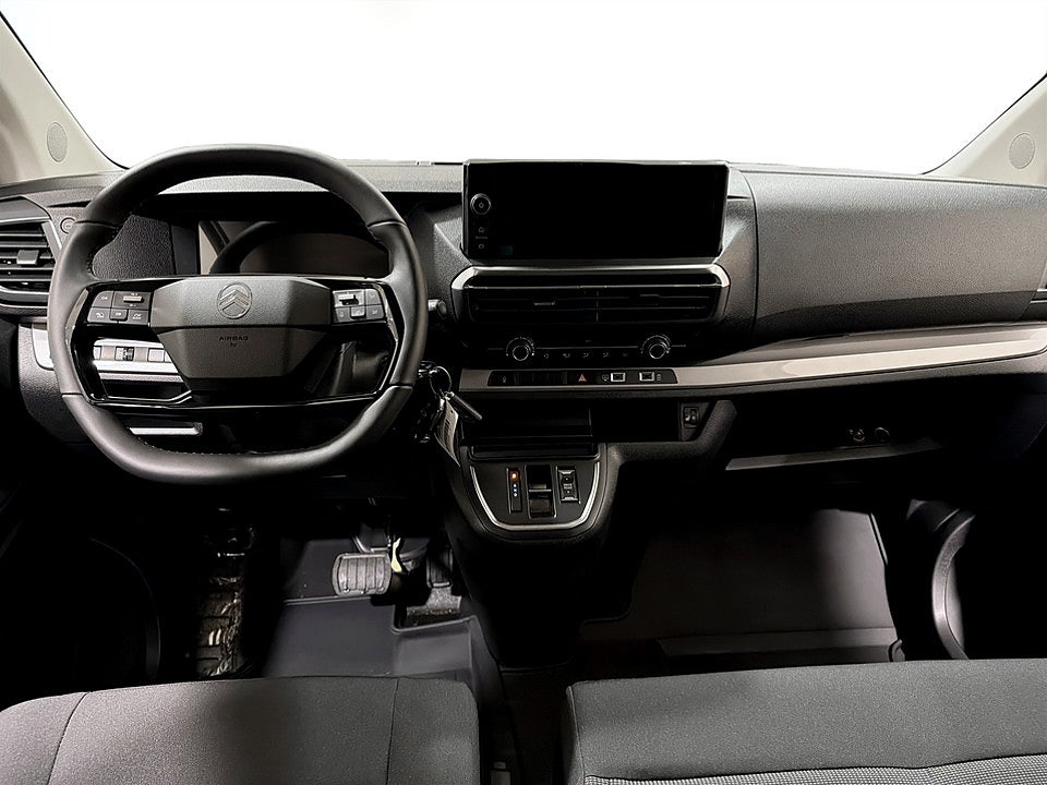 Bild på Citroën Jumpy Spacetourer PLUS BlueHDi 9-SITS Aut - HYRBIL