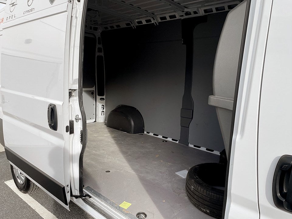 Bild på Peugeot Boxer BlueHDi 140hk Aut L3H2 - DEMO