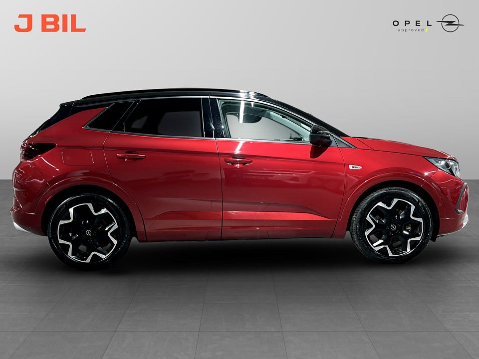 Bild på Opel Grandland Ultimate PHEV 300hk AUt AWD - B-KAMERA,DRAG