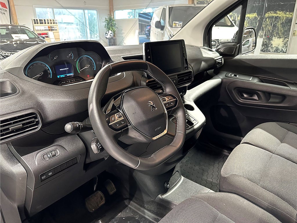 Bild på Peugeot e-Partner PRO+ Electric 50kWh L2 - DEMO