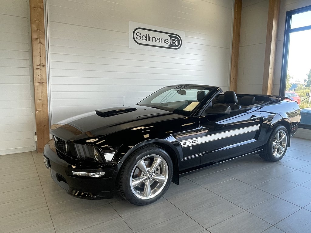 Ford Mustang GT Convertible 