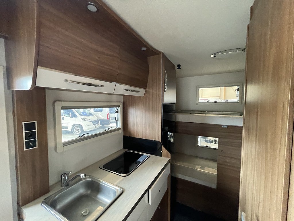 Pilote C 700 S /B-körkort/6-bältad/6-sovplatser - Pilote