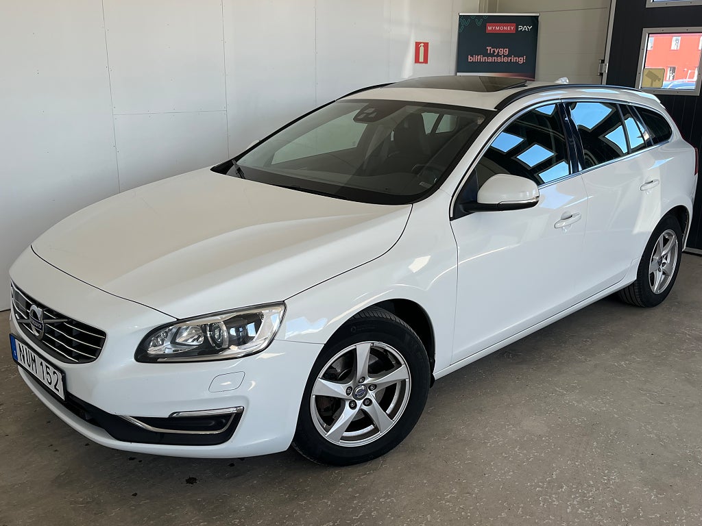 Volvo V60 D4 Geartronic Momentum 190hk Taklucka Navi Drag Värmare