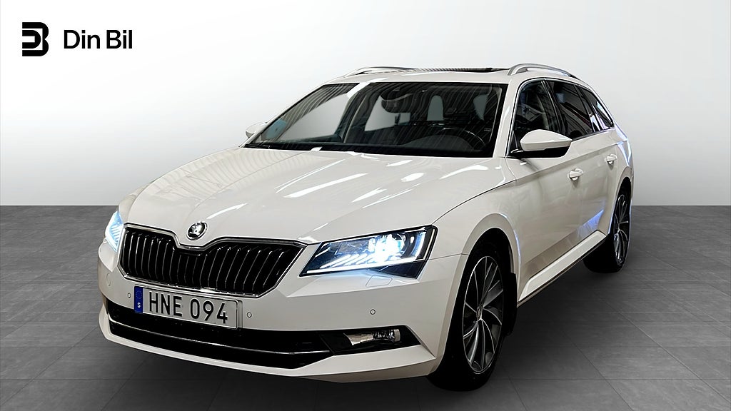 Skoda Superb Combi L&K TDI190 DSG 4X4 / Drag / Värmare / Pano