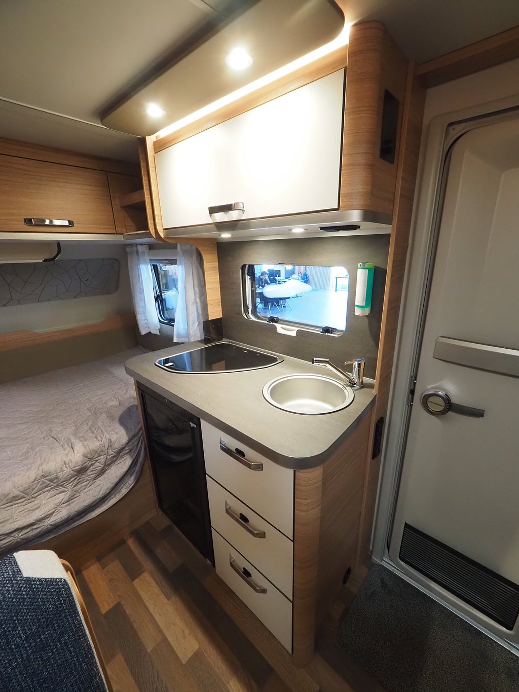 Weinsberg CaraOne 390 QD Golvvärme I Elpatron I 1100kg