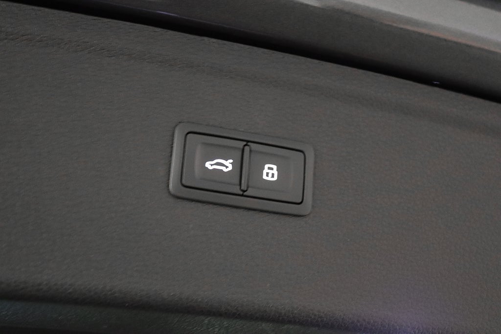 Audi Q5 55 TFSI e Quattro S-Line Evolution B&O Cockpit Luftfjädring Drag