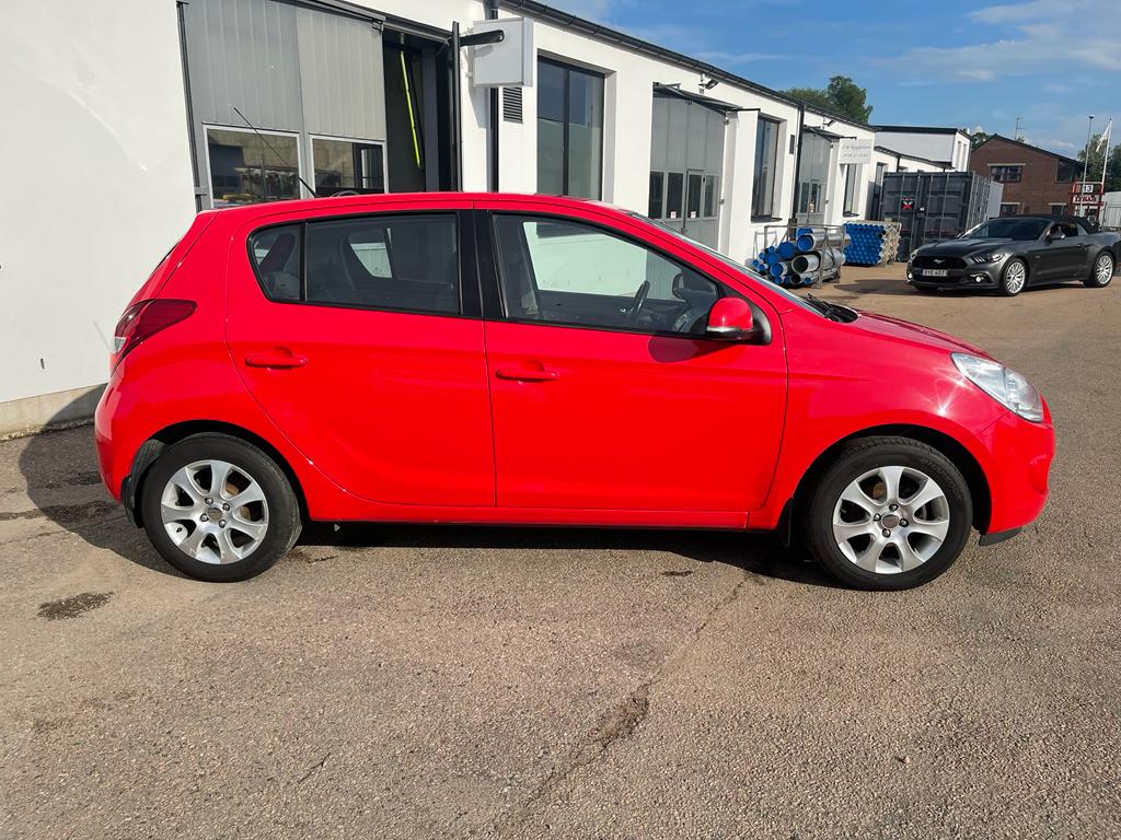 Hyundai i20 5-dörrar 1.2 77hk 2012, bild 2/39