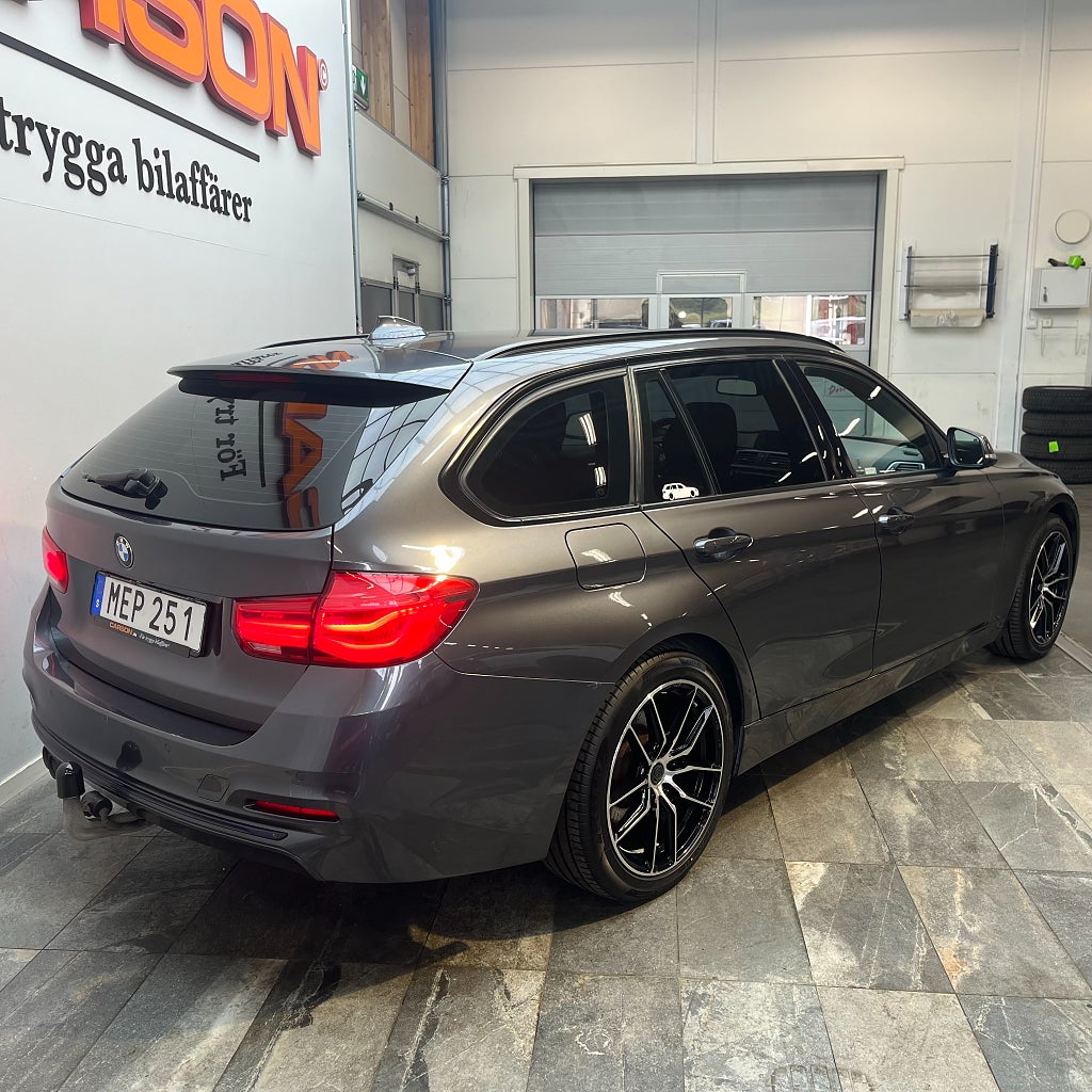 BMW 320D 4,99% Touring Sport line Backkamera Drag Rattvärme