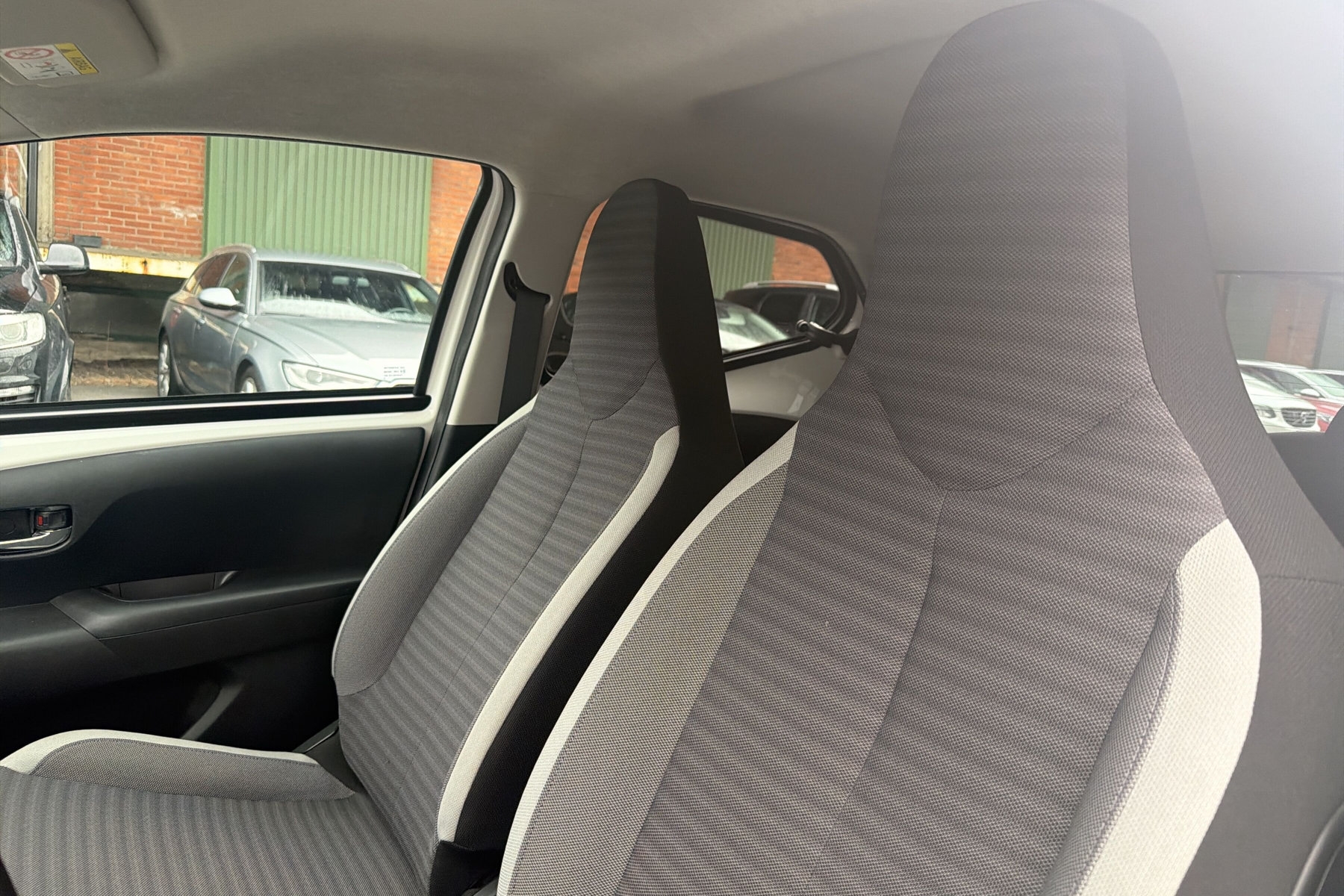 Toyota Aygo 5-dörrar 1.0 VVT-i X-PLAY Backkamera 2019 - miniatyr 36