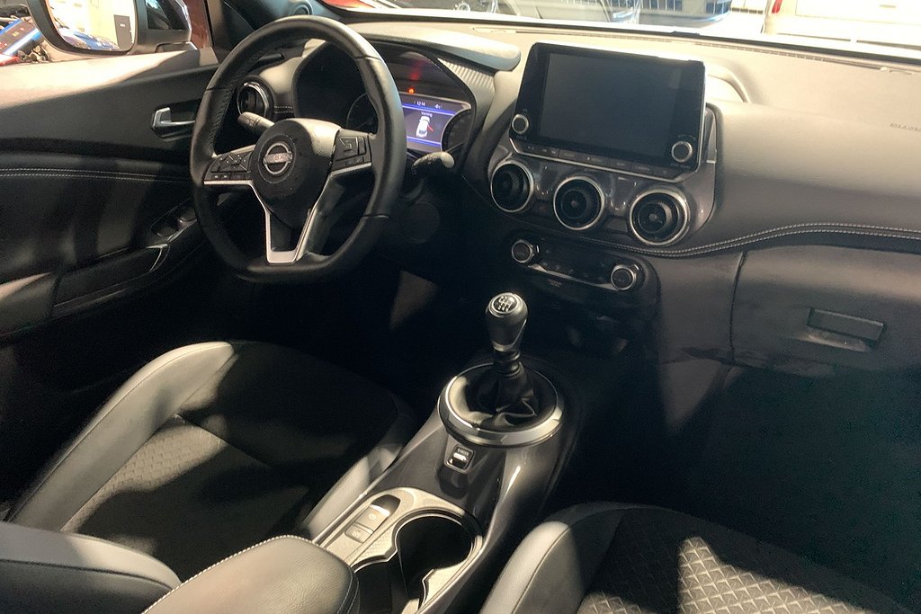 Nissan Juke 1,0 DIG-T 114 hk 6MT N-Connecta Navi Kamera 2024