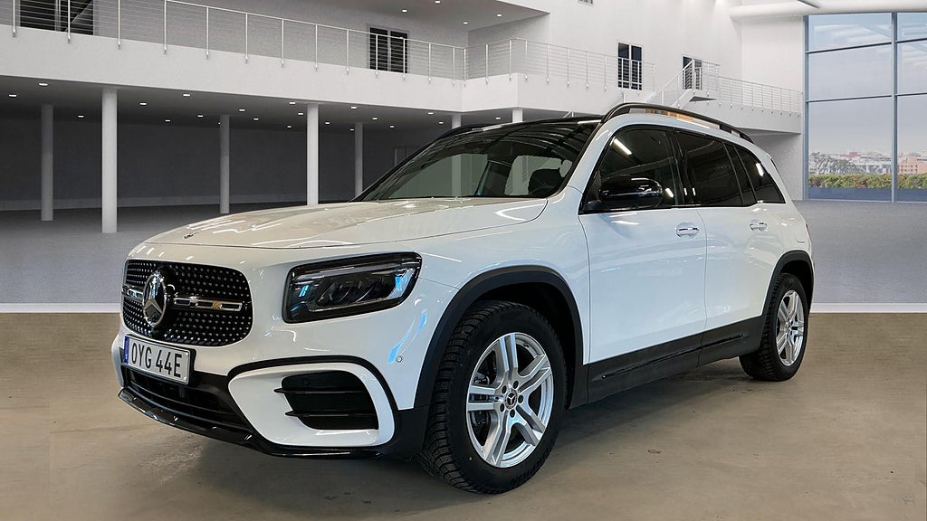 Mercedes-Benz GLB 200 AMG Line Premium | Panorama | Värmare | 360 