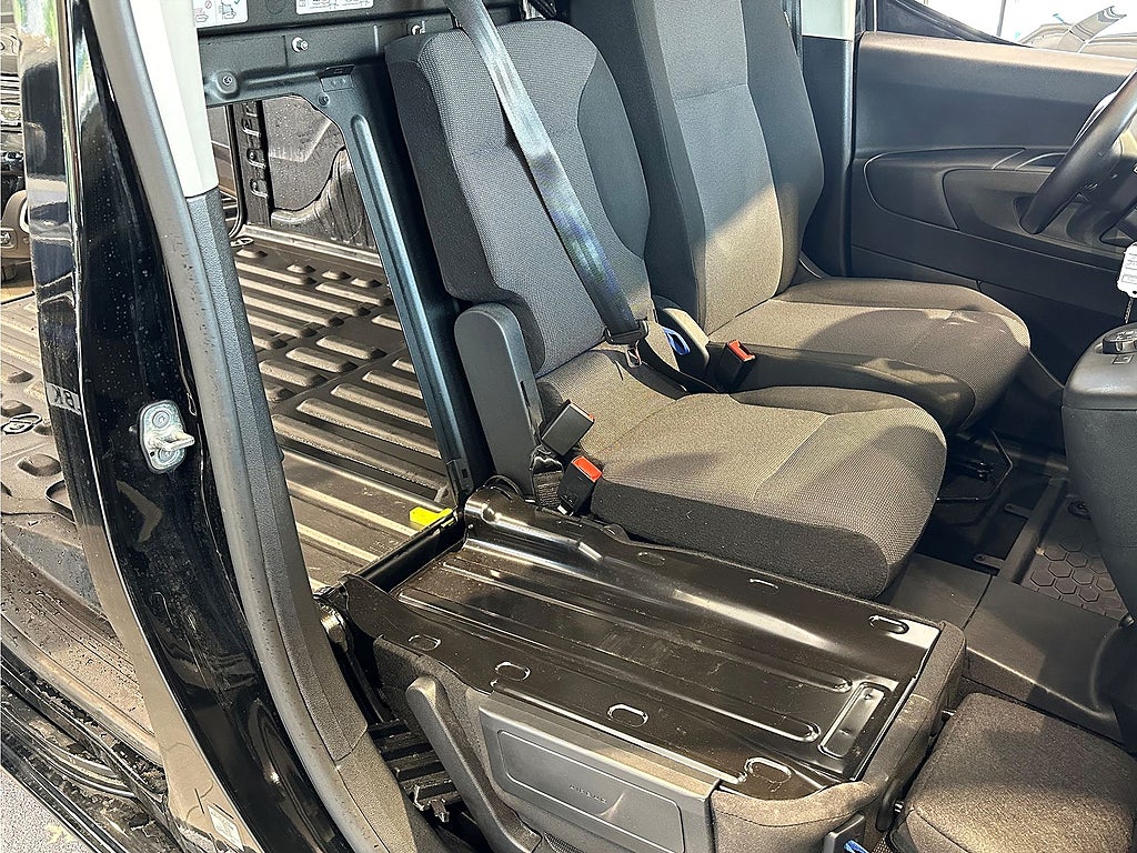 Bild på Peugeot Partner PRO BlueHDi 130hk Aut L1 - DEMO