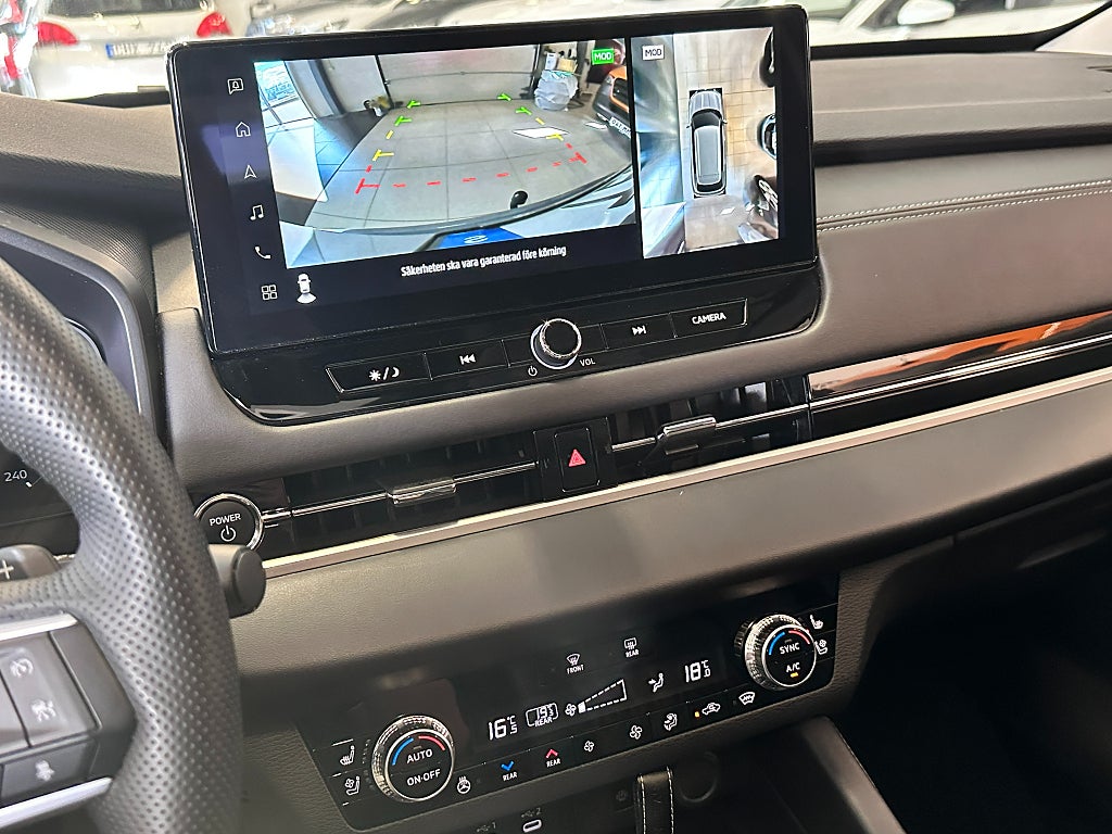 Mitsubishi Outlander PHEV CVT AWD 306hk Instyle Panorama Dragkrok thumbnail