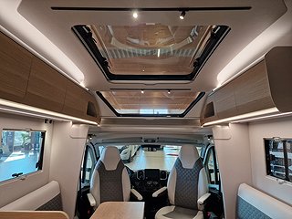 Husbil-halvintegrerad Adria CORAL 670 DL 20 av 36
