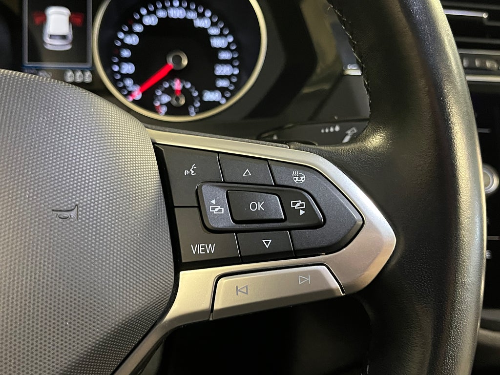 Volkswagen Tiguan 1.5 TSI Aut Adaptiv farth Motorvärmare Dragkrok Carplay bild 19