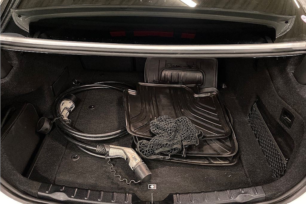 BMW 330e M-Sport, Teknikpkt, Navi, 2 brukare