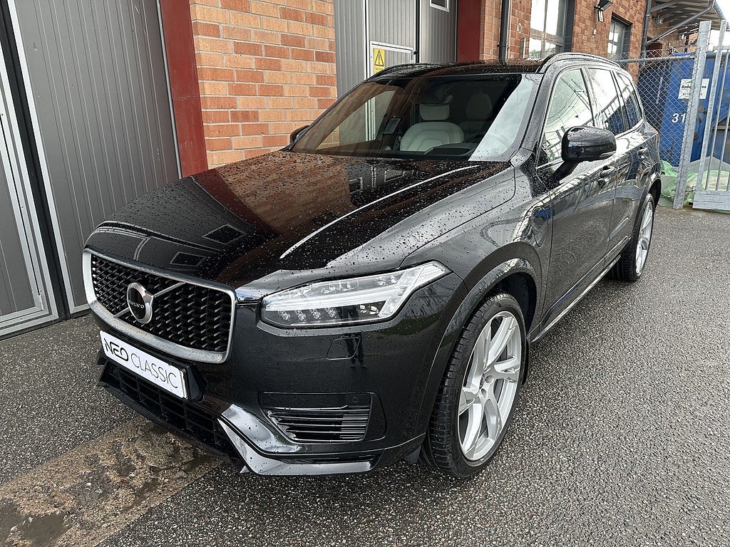 Volvo XC90 T8, R-Design, Luft, B & W, 22 tum, 7 sits, 4 zone klima