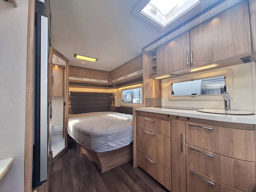Kabe Classic 470 XL KS Dubbelbädd, Solcell, Litiumbatteri, Nytt Tält