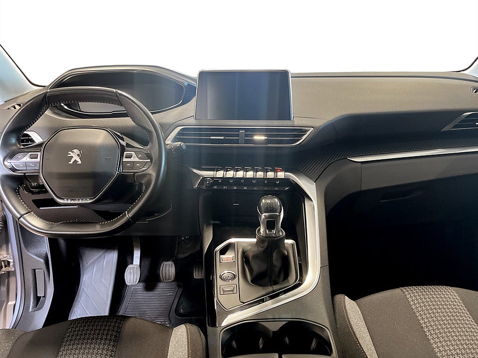 Bild på Peugeot 5008 Active Pack 1.2 PT 130hk 7-SITS B-KAMERA