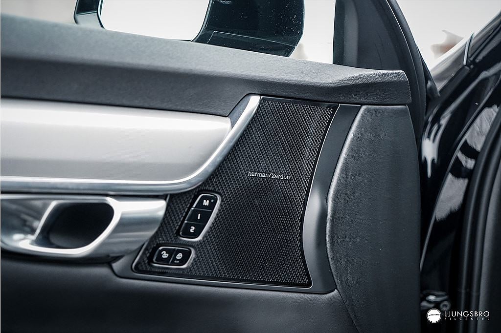 Volvo V90 Recharge T6 AWD Plus Dark