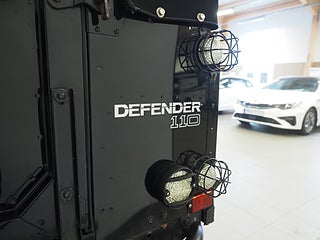 SUV Land Rover Defender 110 21 av 22