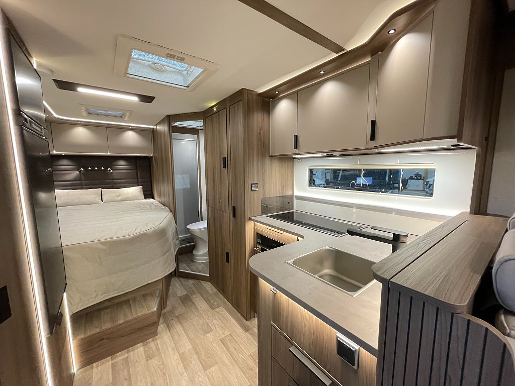 Kabe TMX 810 LXL /Cinderella/ALDE/5 bältad/Automat/Mercedes - Kabe