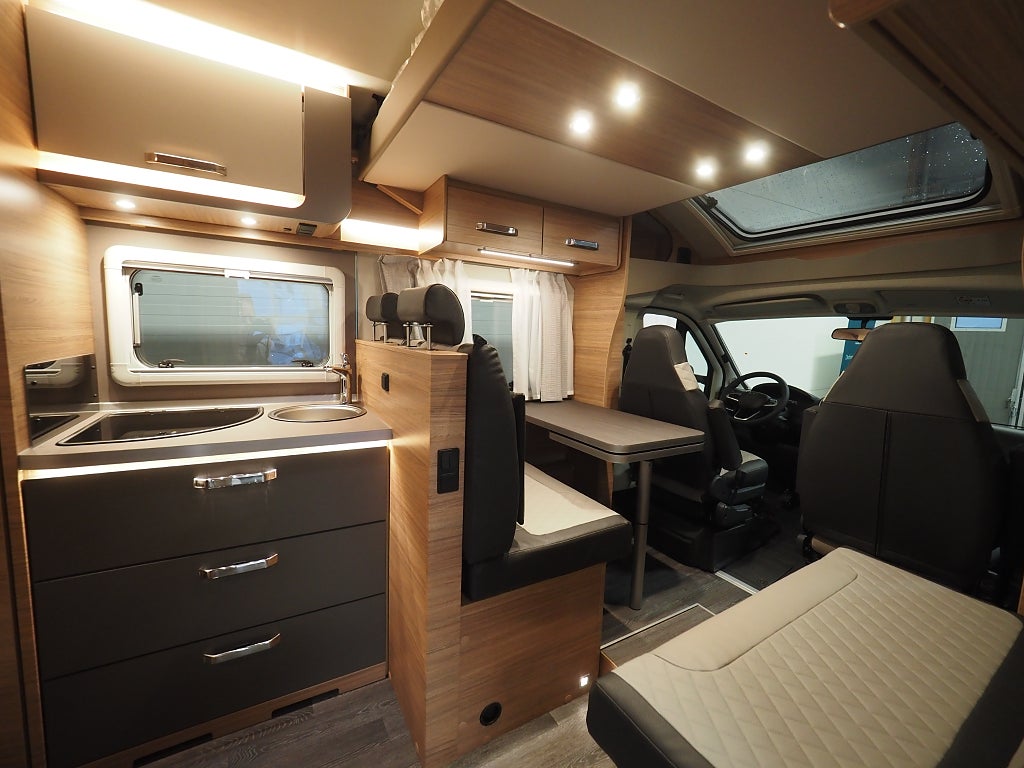 Weinsberg CaraSuite 650 MF AUT | 3500kg | Loungepaket