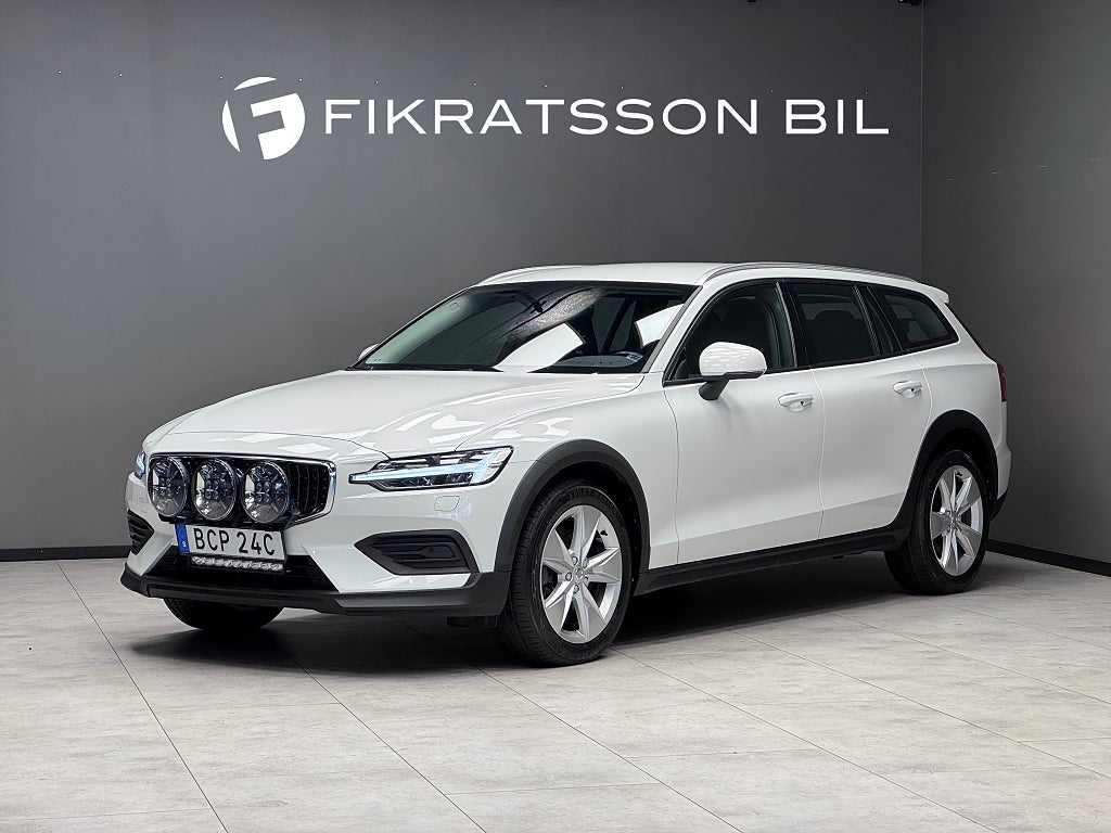 Volvo V60 Cross Country D4 AWD Momentum / Dragkrok / Värmare / 