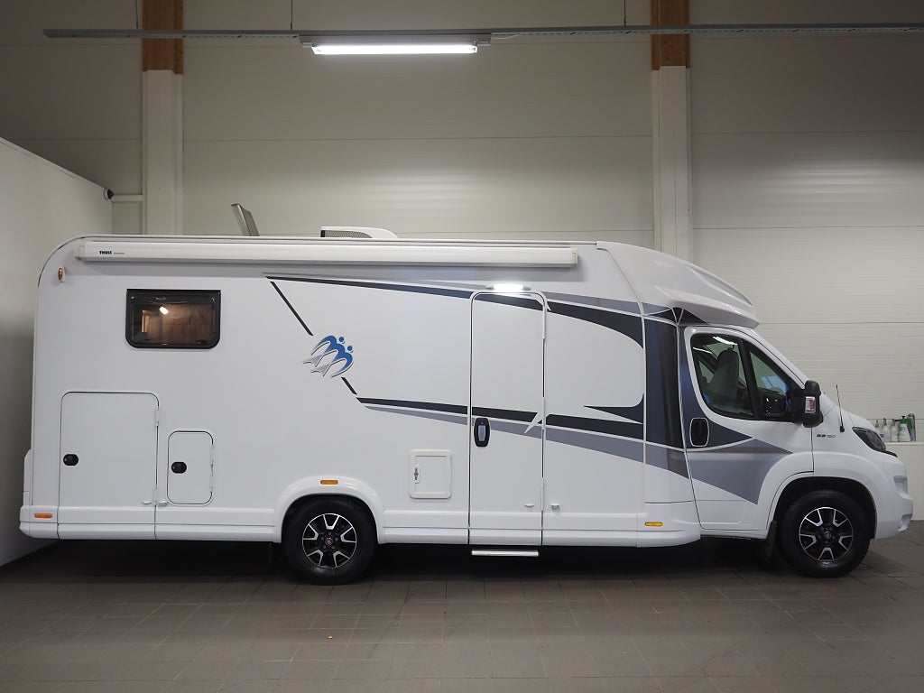 Knaus Live Wave 700 MEG Dragkrok AC Solcell Aut