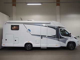 Husbil-halvintegrerad Knaus Live Wave 700 MEG 3 av 20