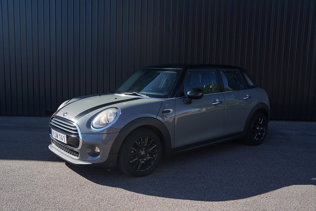 MINI Cooper 5-dörrars Pepper, två brukare, 6 mån garanti