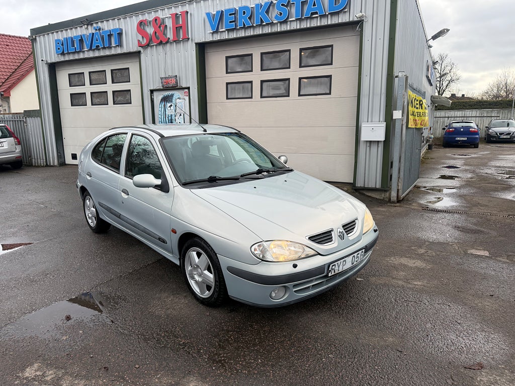 Renault Mégane 1.6 Euro 4,Ny besiktad,Ny servad ,låg Mill 