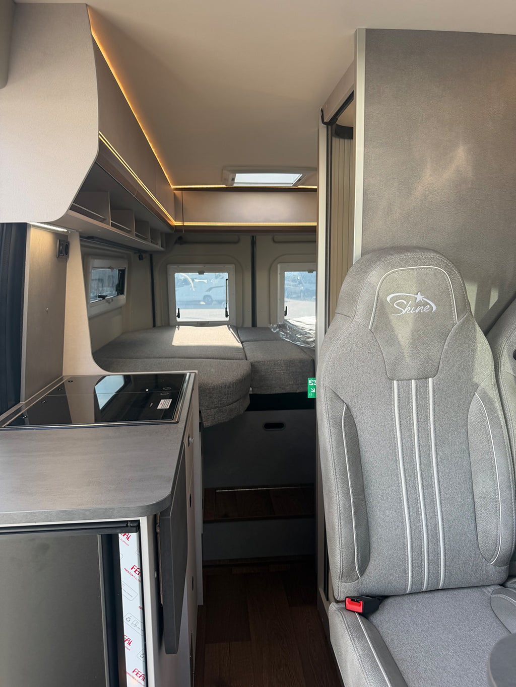 Pössl Summit 600 L Shine Elegance 180 hk Aut 2026 - miniatyr 9