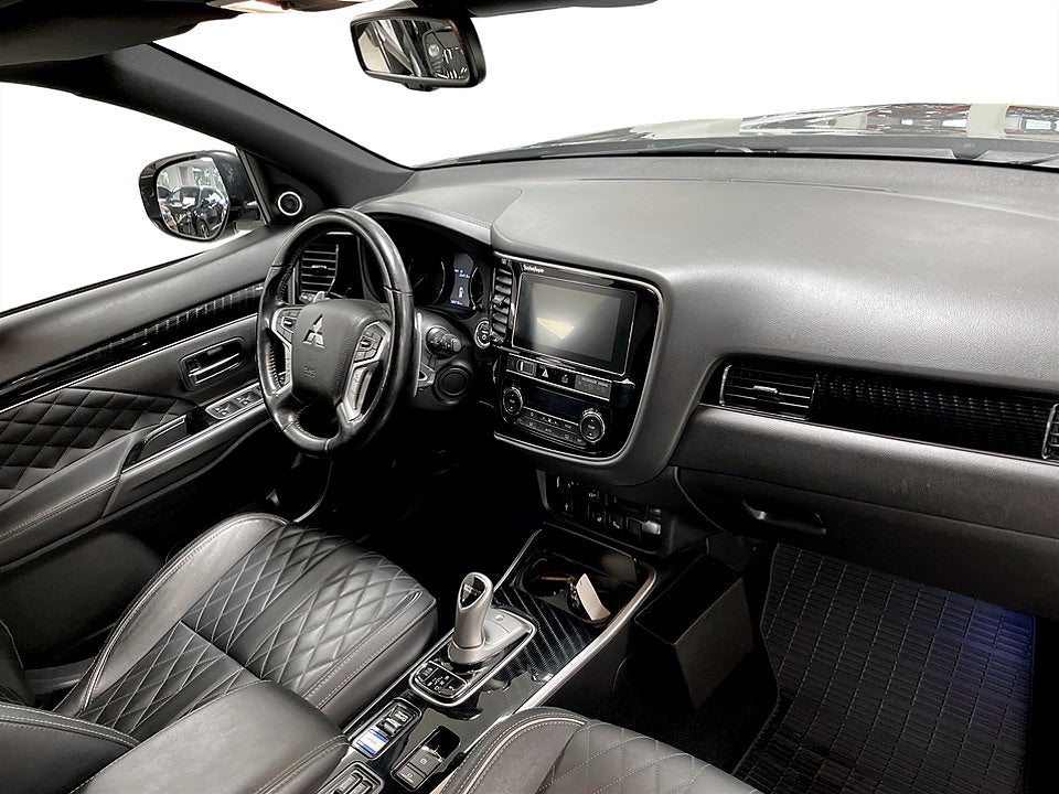 Bild på Mitsubishi Outlander Business PHEV 224hk Aut 4WD BACKKAMERA