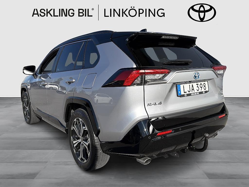 Toyota RAV4 2023 - miniatyr 3