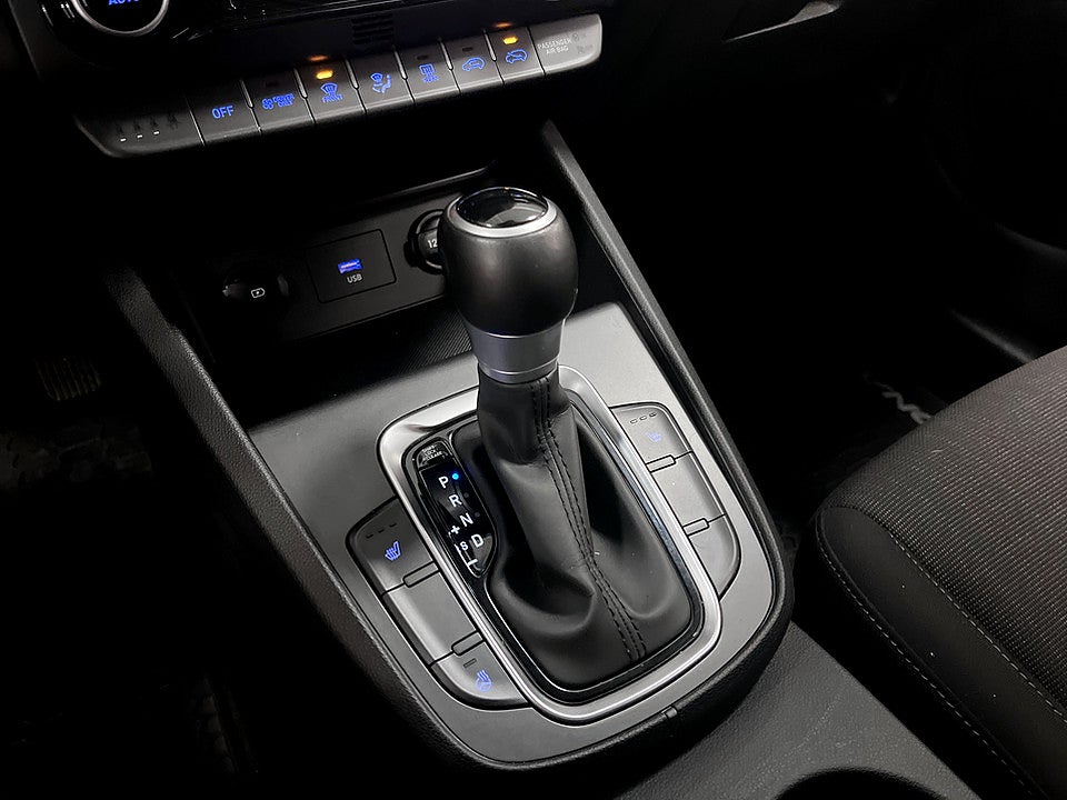 Bild på Hyundai Kona Essential Hybrid 141hk Aut B-KAMERA CARPLAY