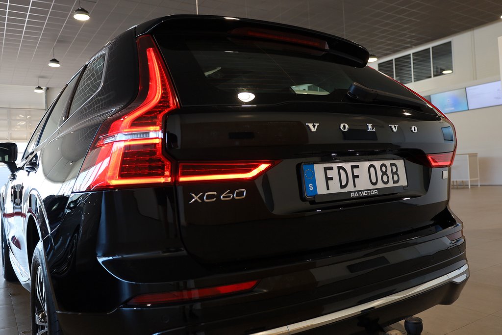 Volvo XC60 T6 Recharge 350hk AWD Core Edition Panorama Drag 2023