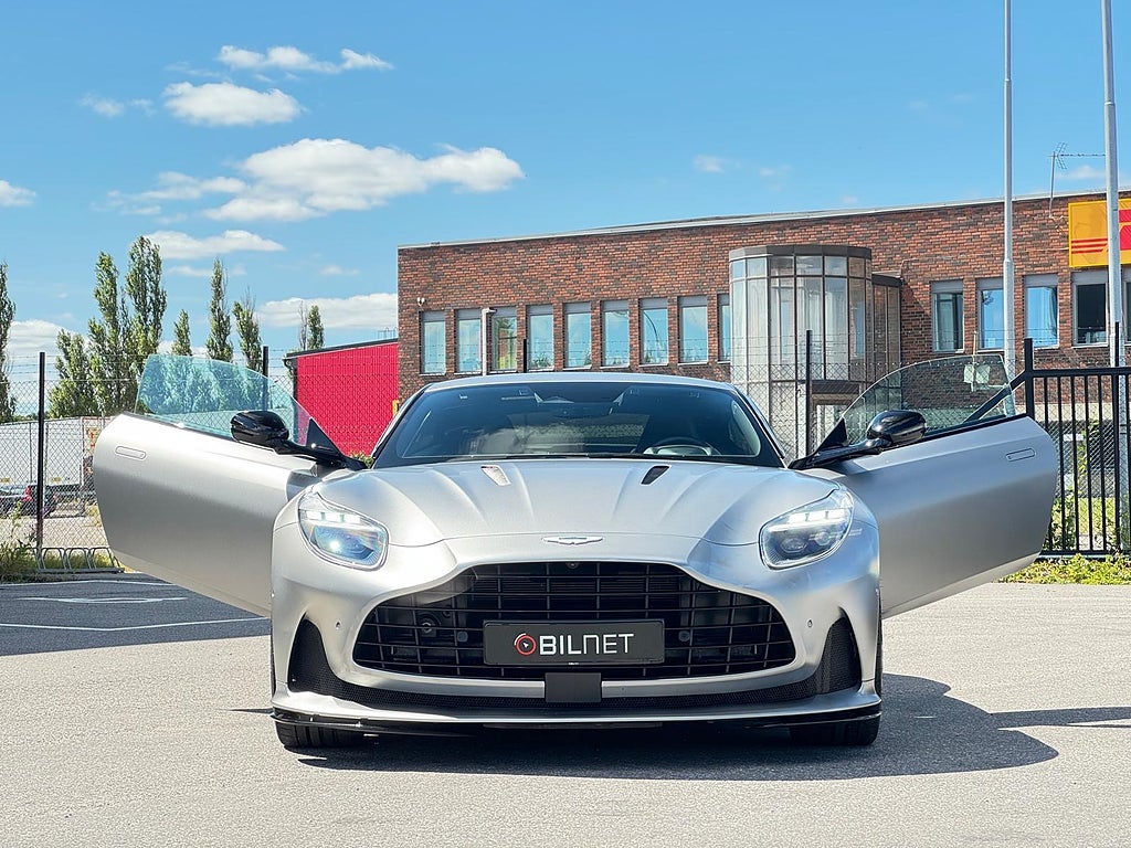 Aston Martin DB12 4.0 V8 / MOMS / 21" / Sportstolar+ / Aluminite Metallic