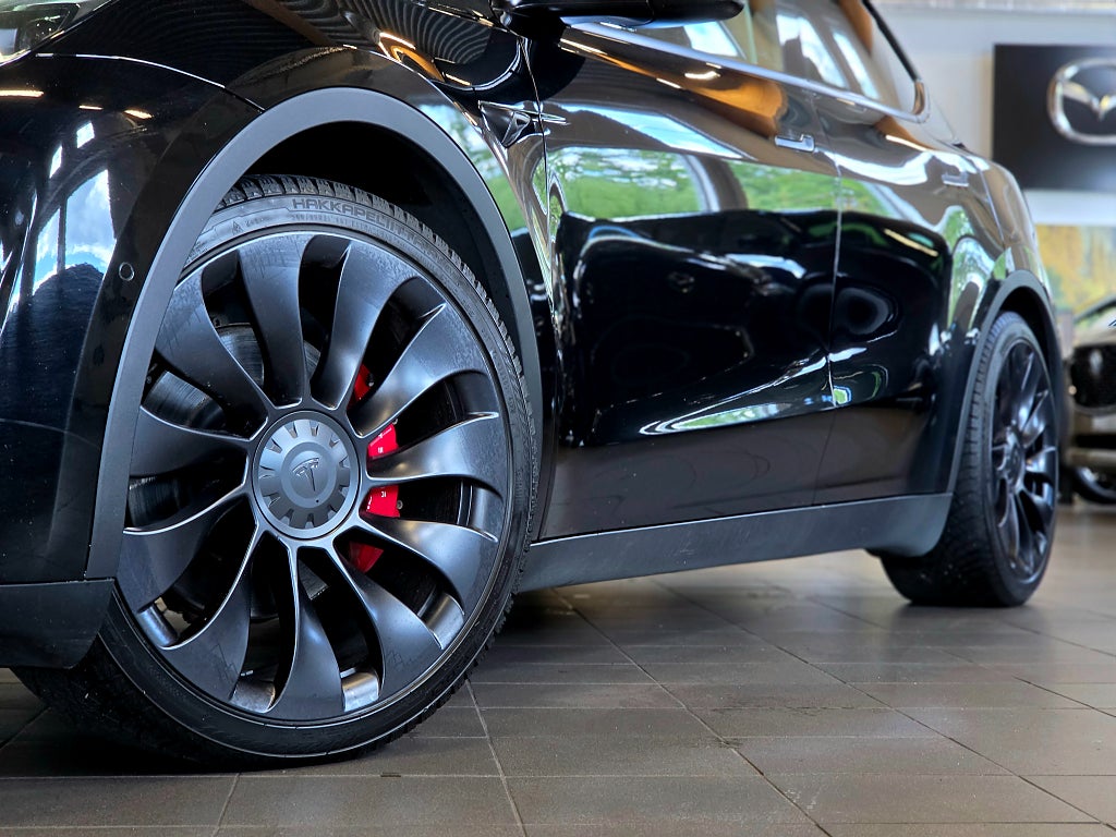 Tesla Model Y Performance 534hk AWD / Autopilot / Momsbil