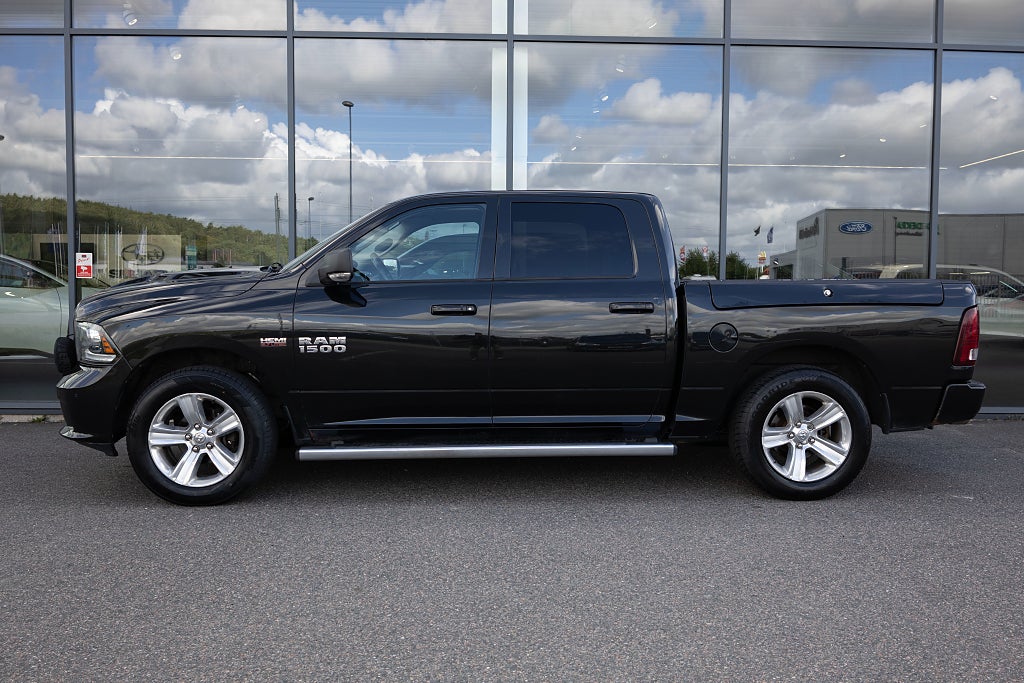 Dodge RAM 1500 Crew Cab 5.7 V8 HEMI Laramie Sport Rambox