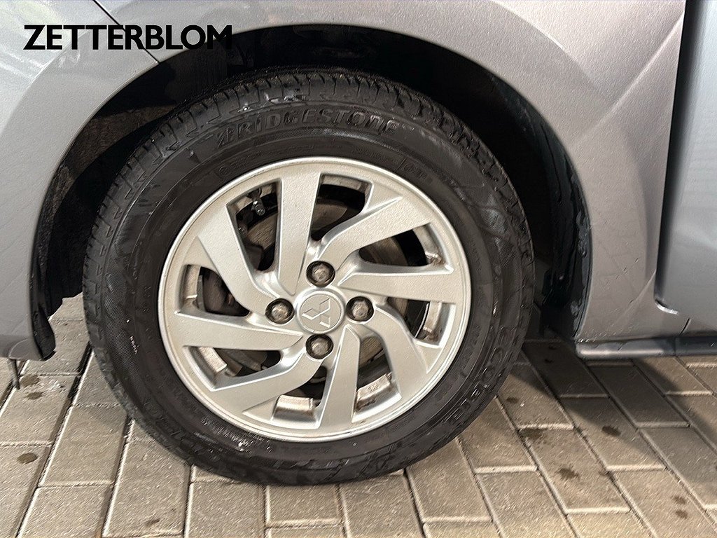 Halvkombi Mitsubishi Space Star 13 av 13