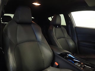 SUV Toyota C-HR 11 av 24