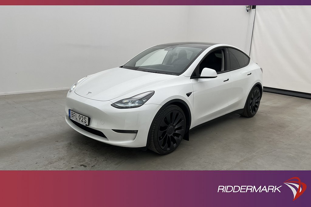 Tesla Model Y Performance Svensksåld Autopilot Dragkrok