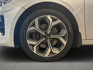 Kia Ceed Sportswagon 1.4 T-GDI B-kamera Mvärme Rattvärm S&V-däck – bild 14