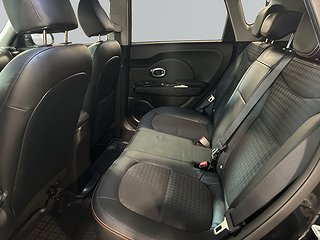Kia Soul 1.6 GDI DCT Värmare Pano Navi Psens Kamera S&Vdäck