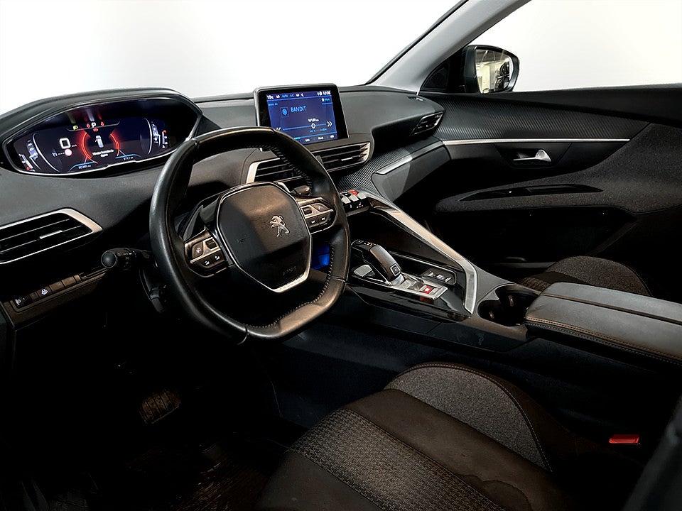 Bild på Peugeot 5008 Active 1.2 PT Aut 7-SITS B-KAMERA 130hk